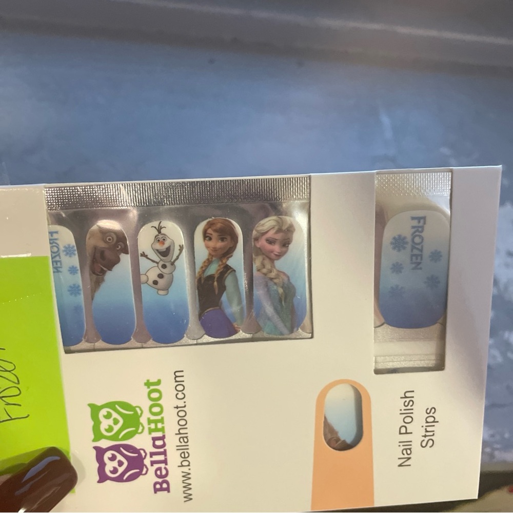 Frozen Nail Polish Strips - Blue